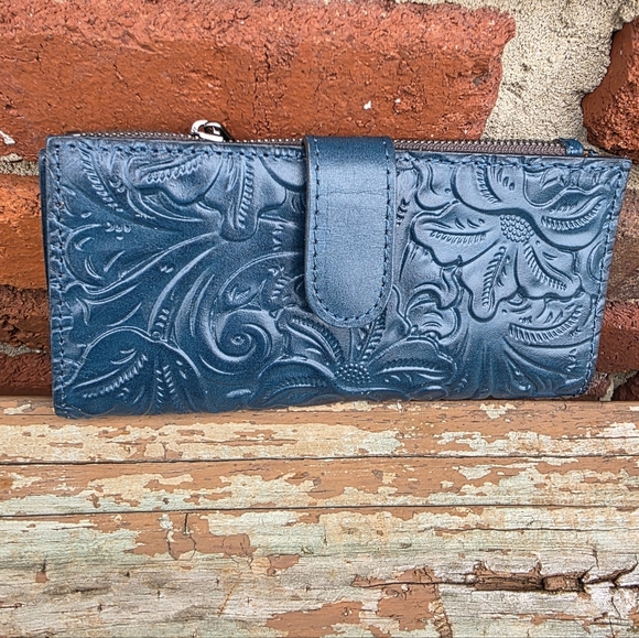 Patricia Nash Florence Tooled Nazari (Blue Coral) Bifold Wallet - Picture 9 of 9